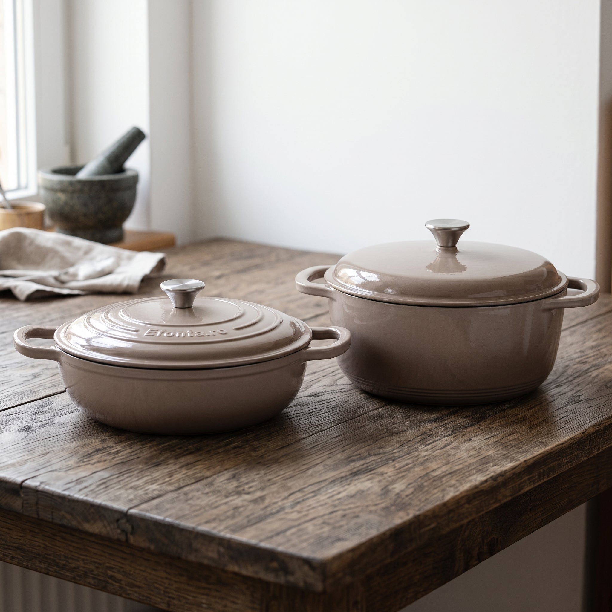 Set 2 Vase din Fontă Emailată  Cappuccino – Oală 6L și Cratită 5L