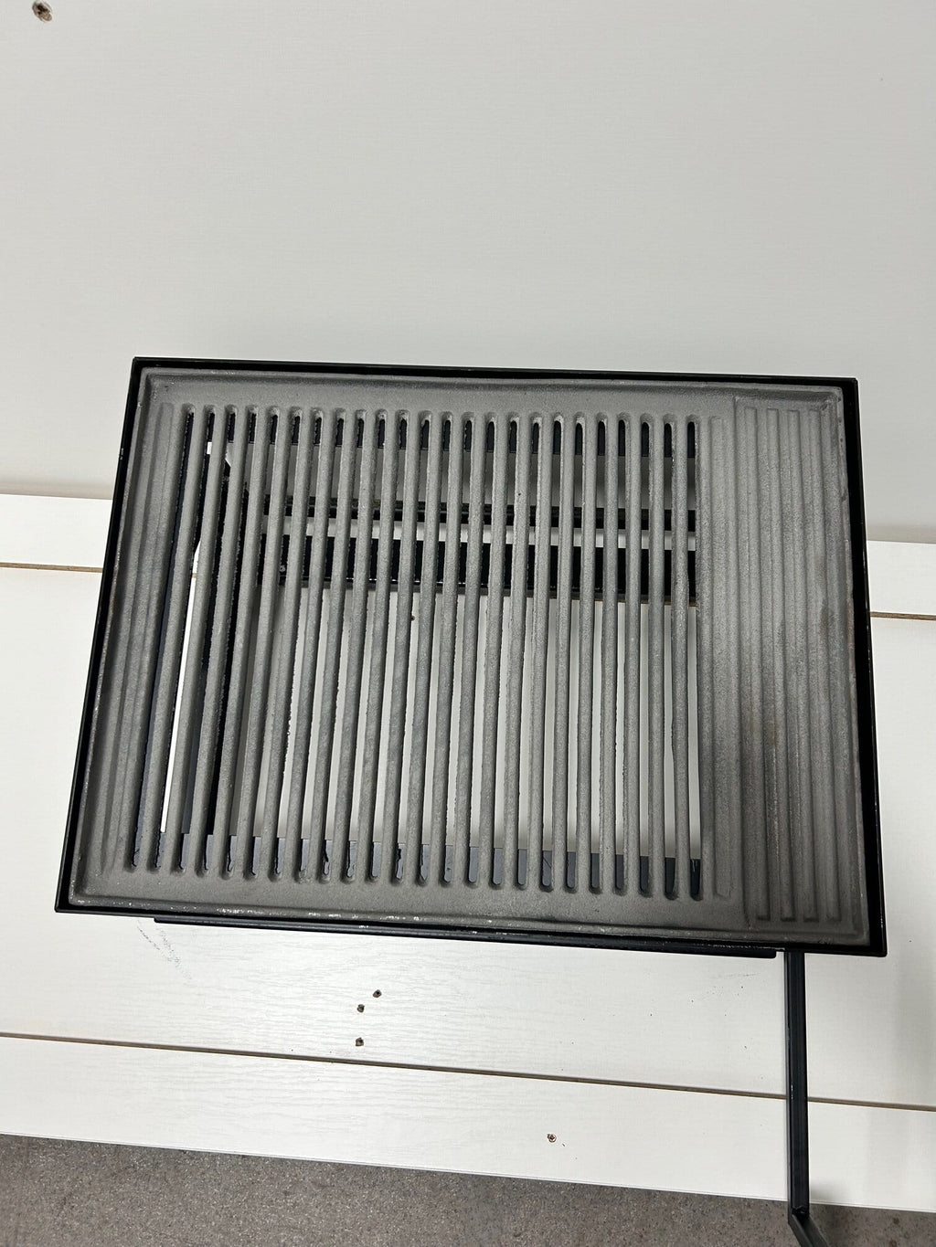 Gratar reglabil 60x45 cm din otel si fonta